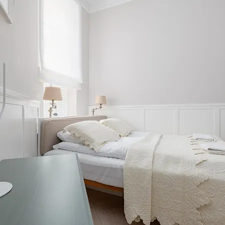 Srodmiescie Piekna Comfort Daire Varşova